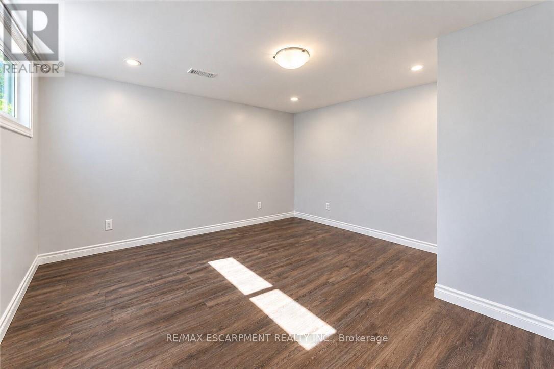 33 Bellingham Drive, Hamilton, ON