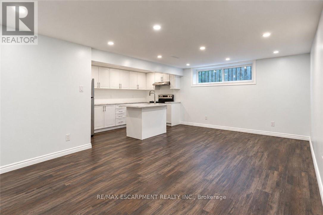 33 Bellingham Drive, Hamilton, ON
