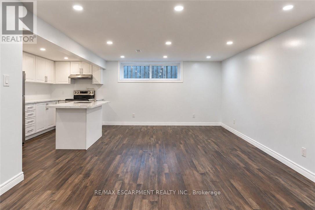33 Bellingham Drive, Hamilton, ON