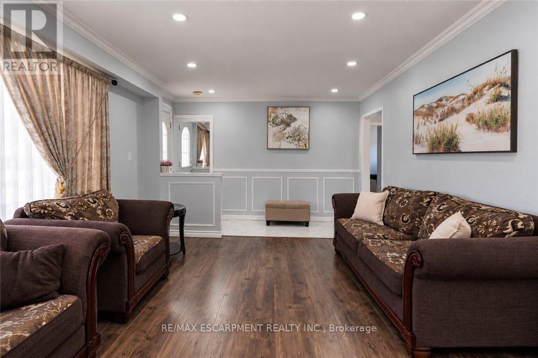 33 Bellingham Drive, Hamilton, ON