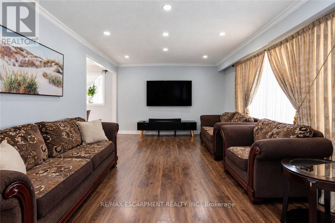 33 Bellingham Drive, Hamilton, ON