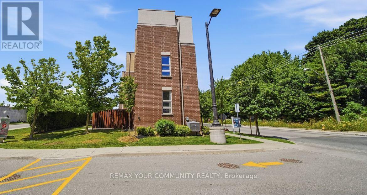 2 - 90 Caledonia Park Road, Toronto, ON