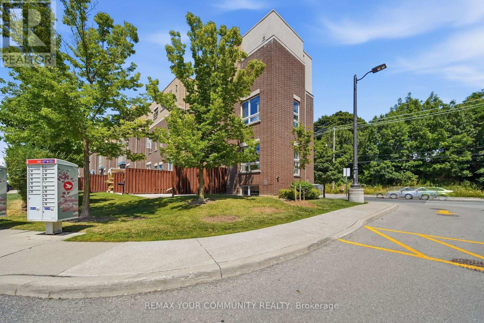 2 - 90 Caledonia Park Road, Toronto, ON