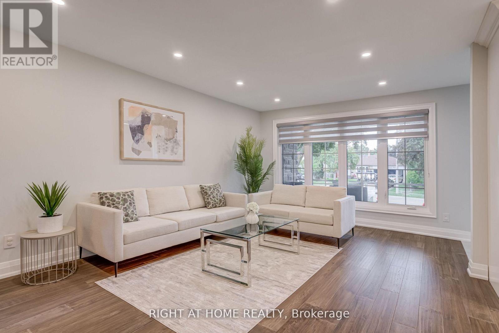 260 Louis Drive, Mississauga, ON