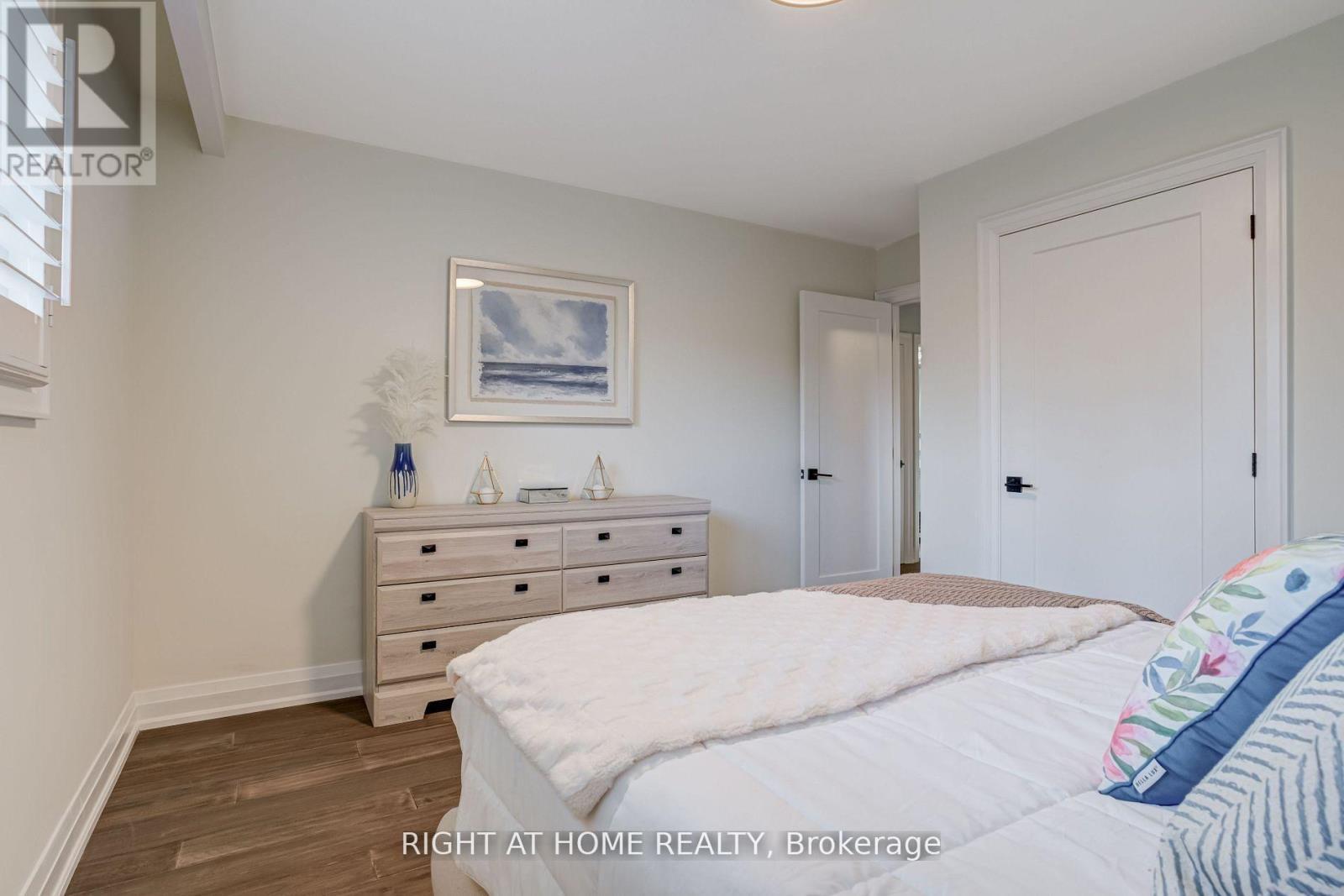 260 Louis Drive, Mississauga, ON