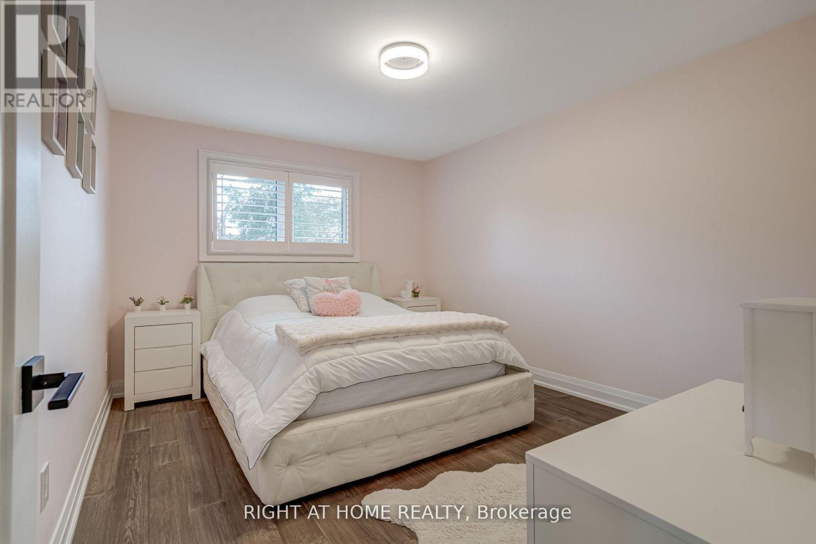 260 Louis Drive, Mississauga, ON