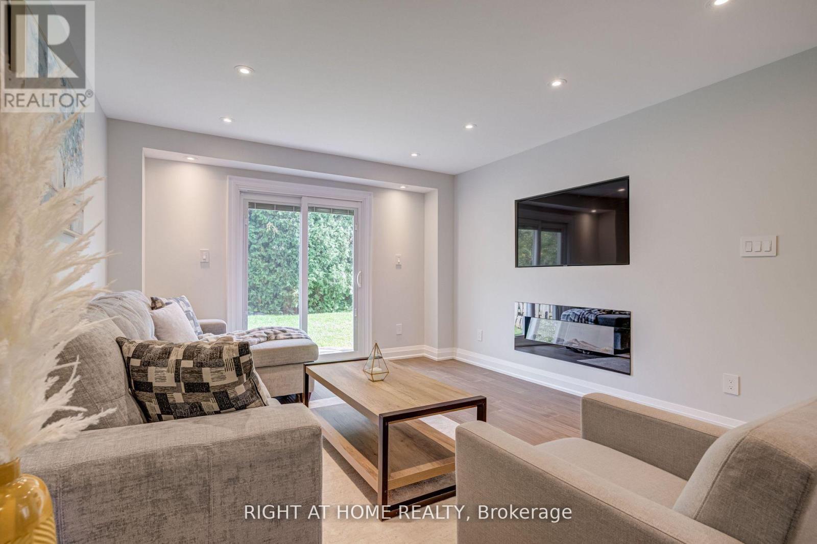 260 Louis Drive, Mississauga, ON