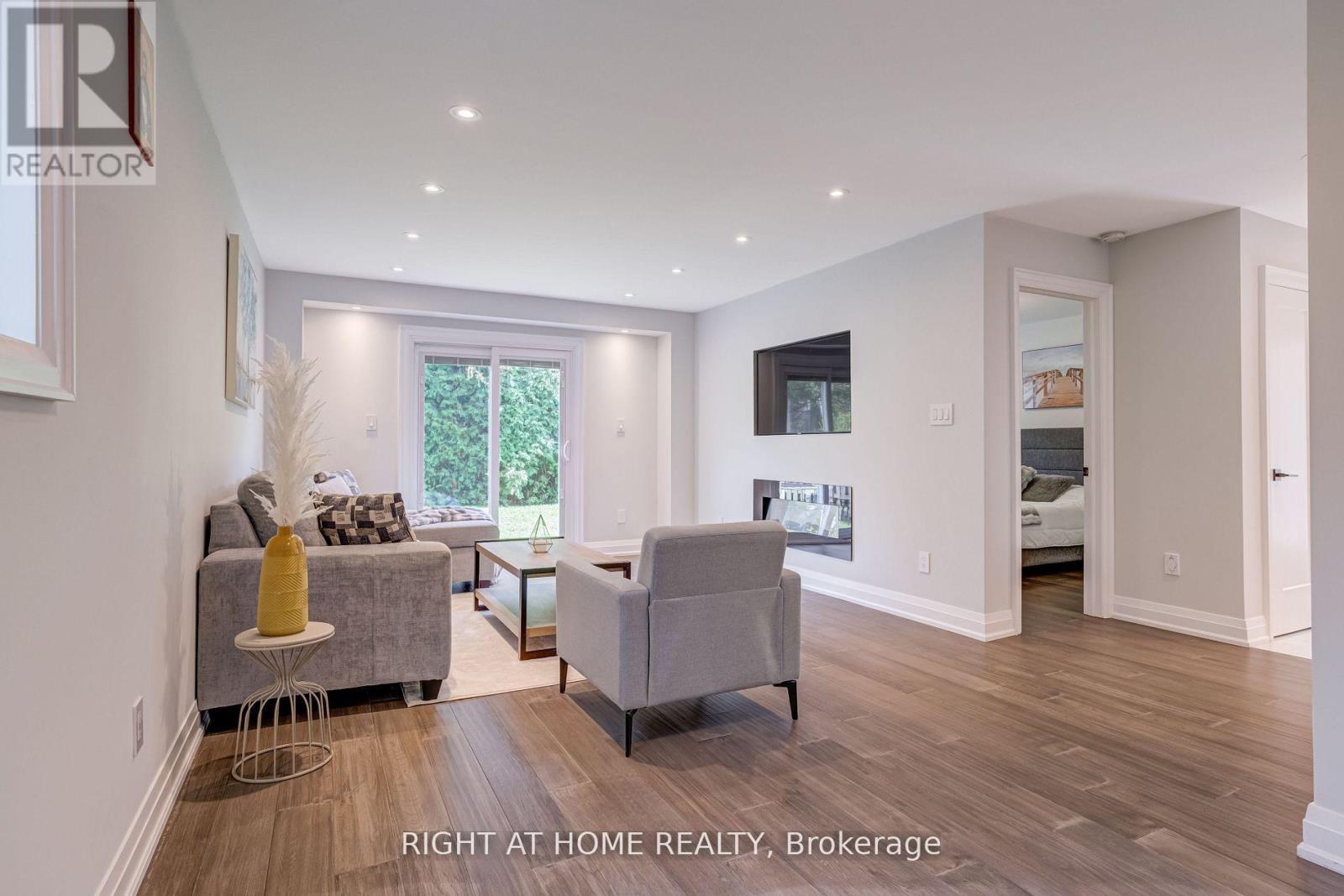 260 Louis Drive, Mississauga, ON