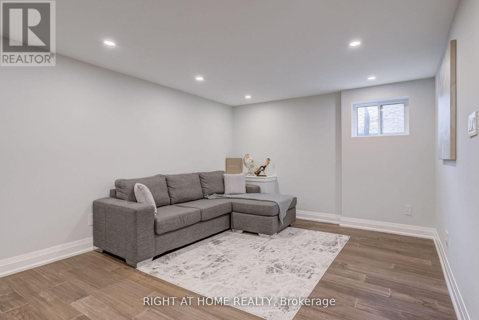260 Louis Drive, Mississauga, ON