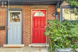 262 LIPPINCOTT STREET Toronto, ON M5S 2P5