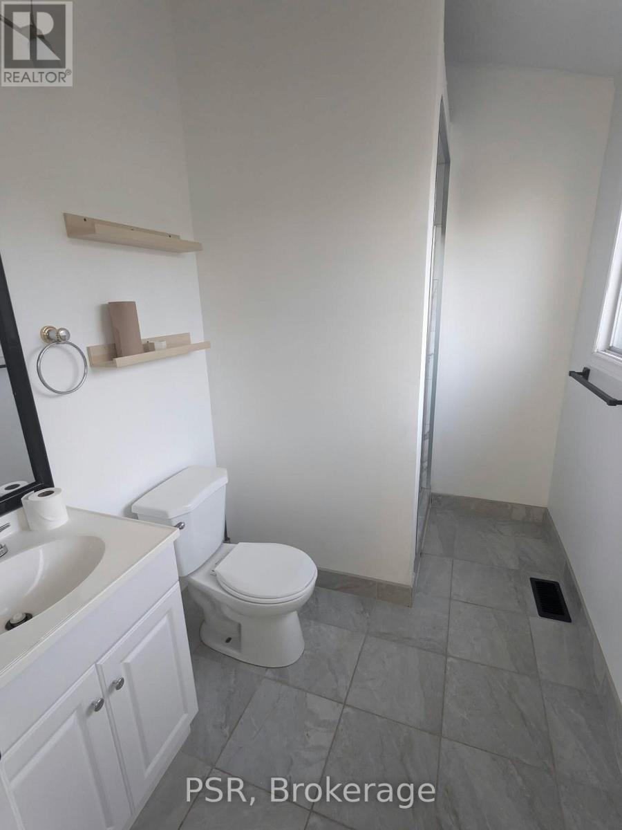 18 Sheldon Avenue N, Kitchener, ON