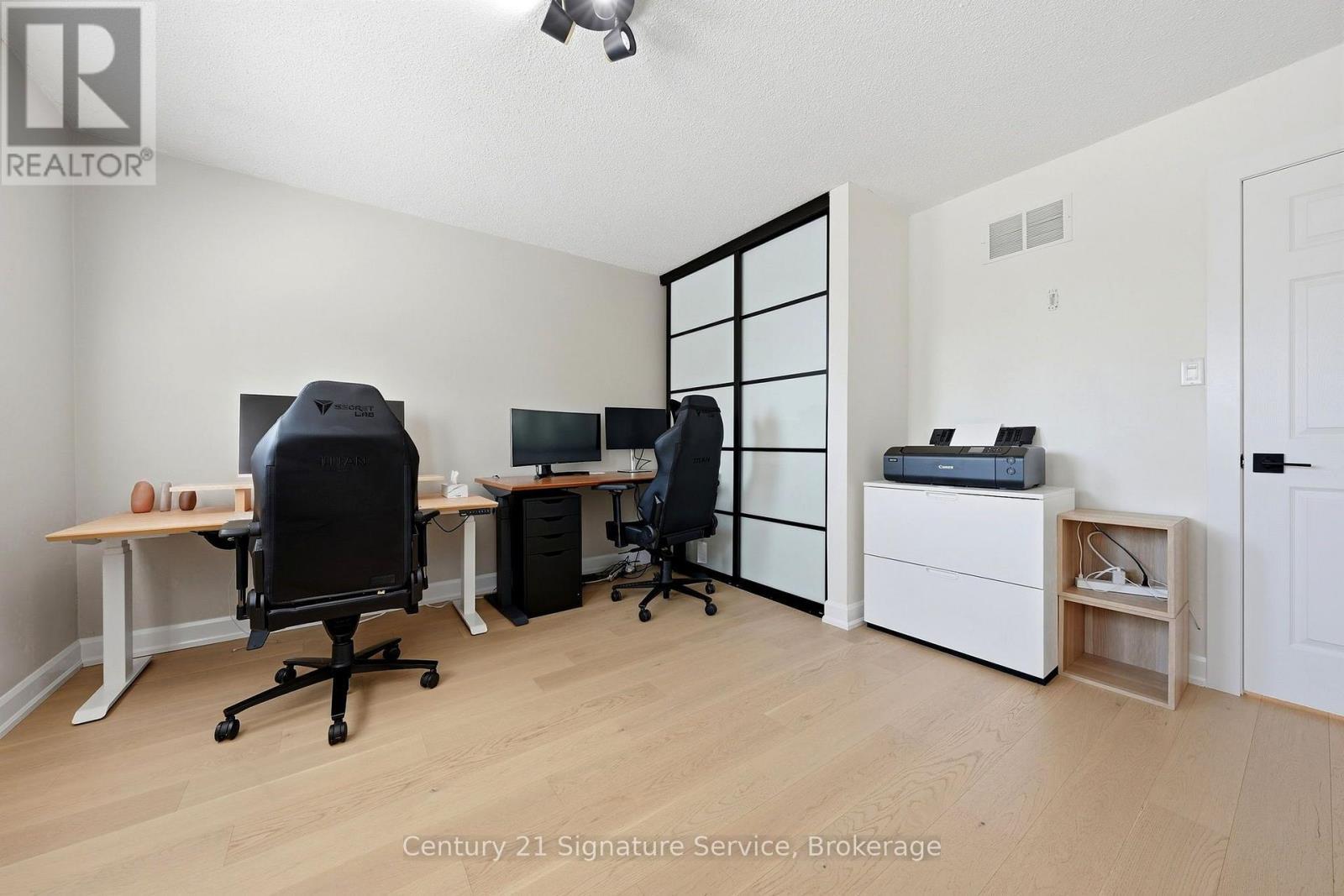 8 - 500 Silverthorne Crescent, Mississauga, ON