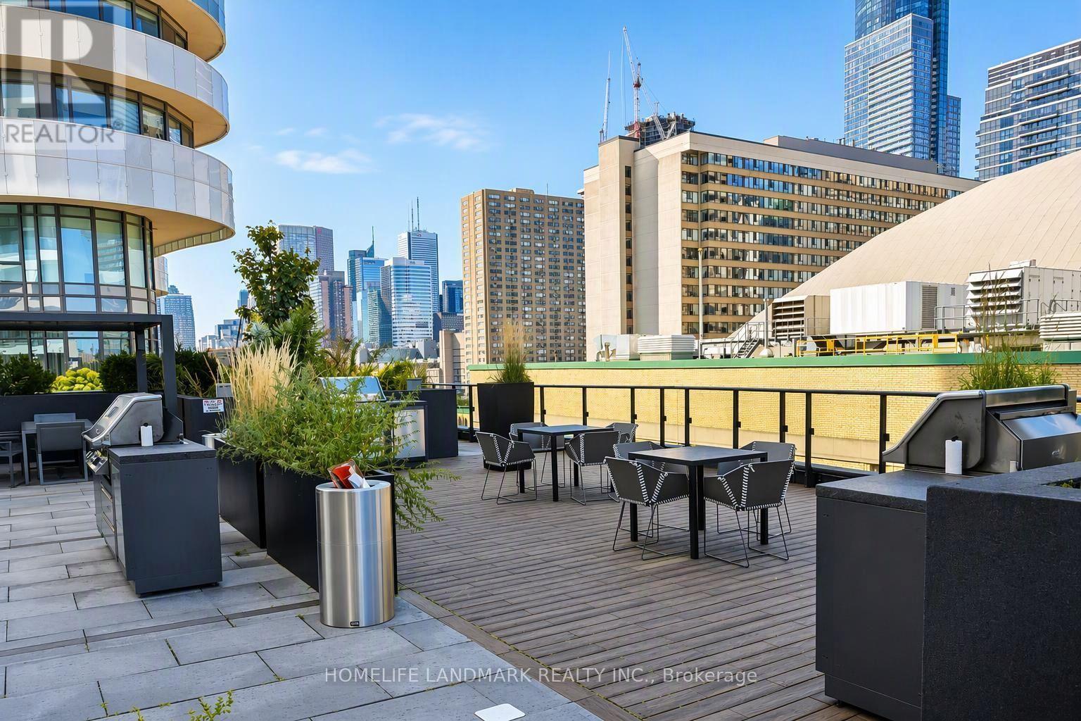 Rooftop Patio - 2117 - 85 Wood Street, Toronto, ON