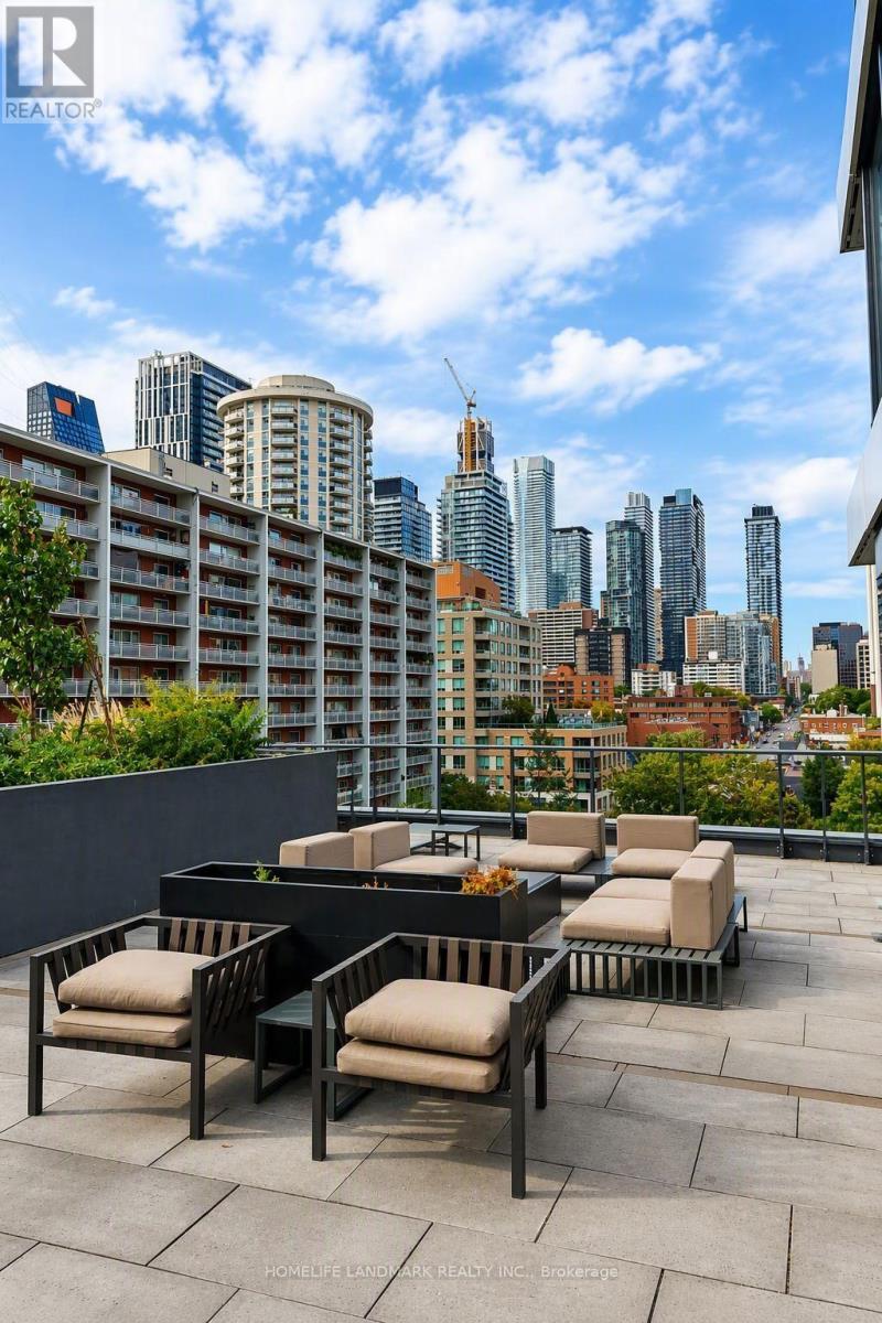 Rooftop Patio - 2117 - 85 Wood Street, Toronto, ON