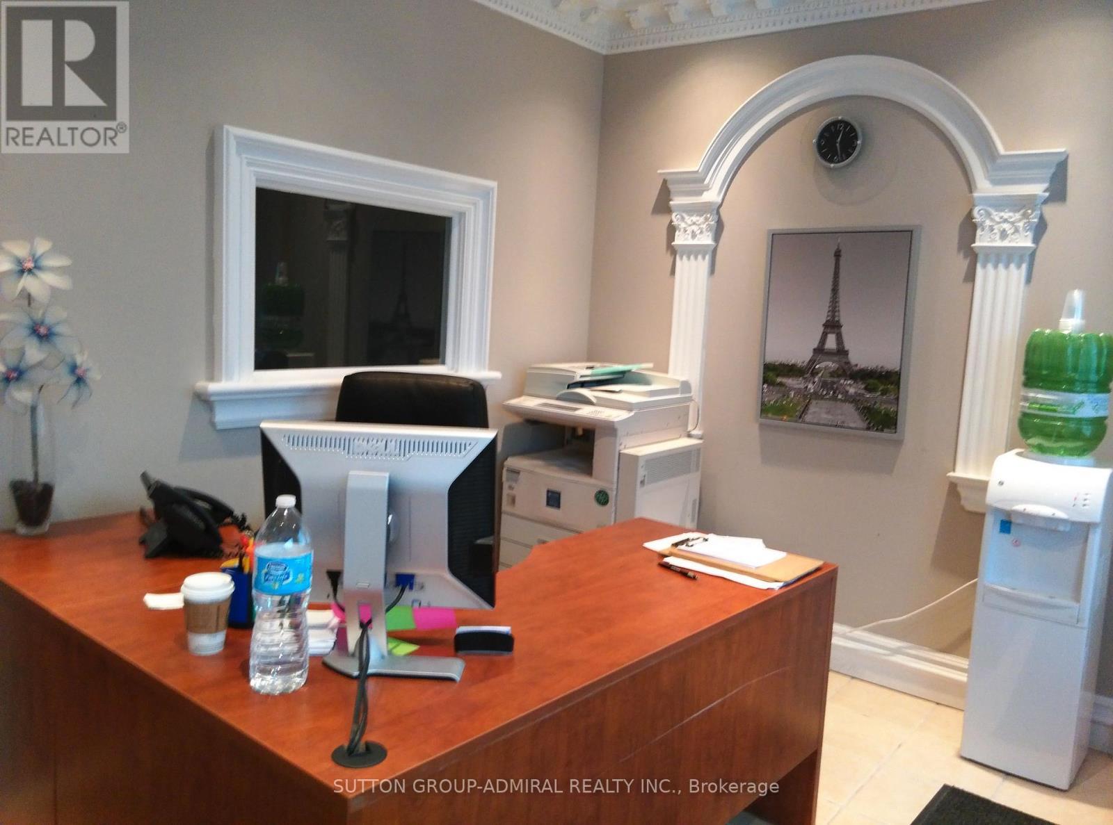 8 - 2355 Derry Road E, Mississauga, ON