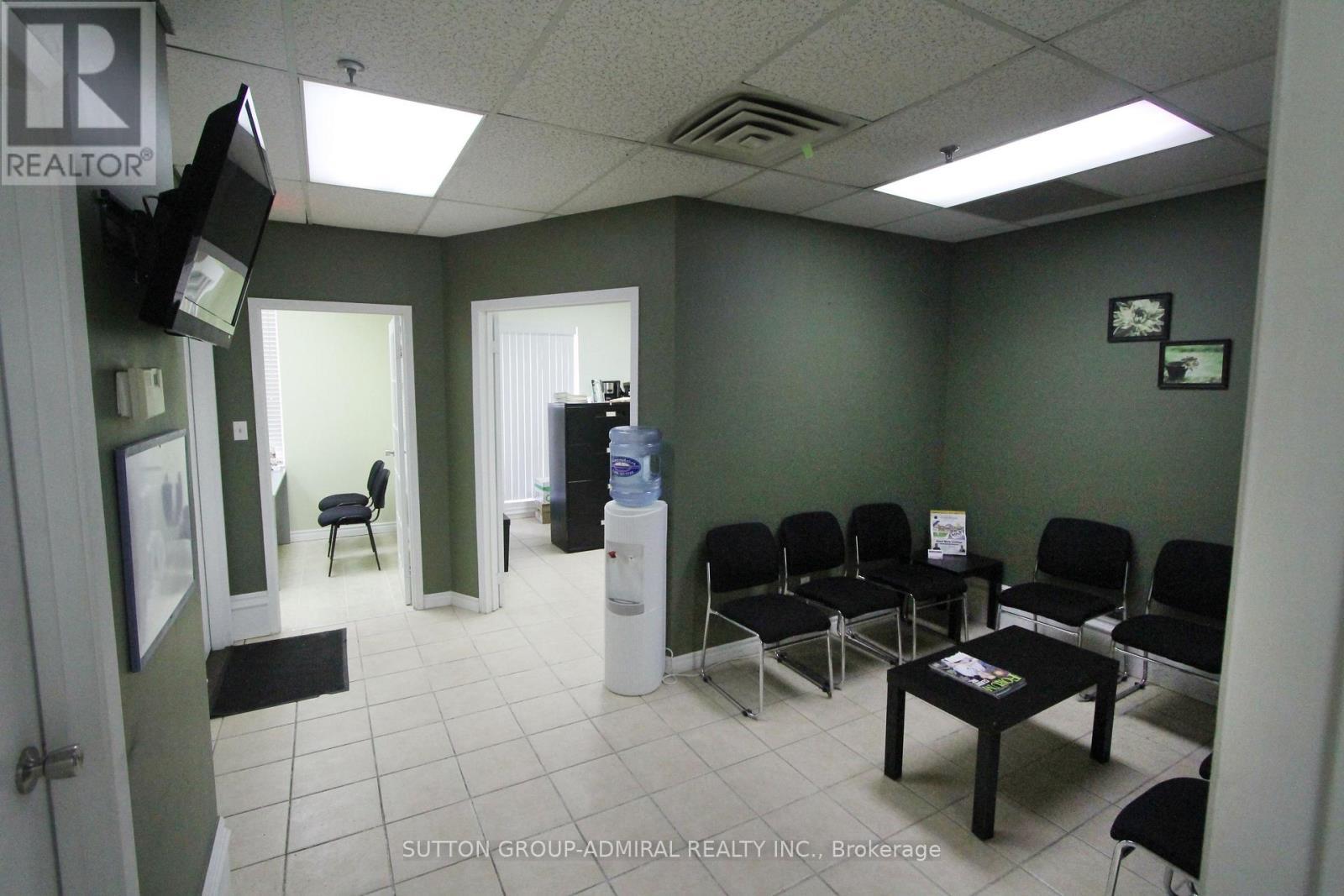 8 - 2355 Derry Road E, Mississauga, ON