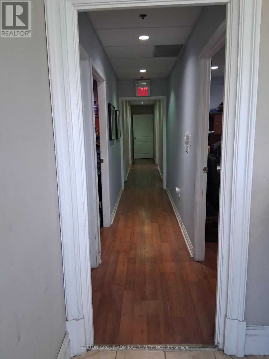 8 - 2355 Derry Road E, Mississauga, ON