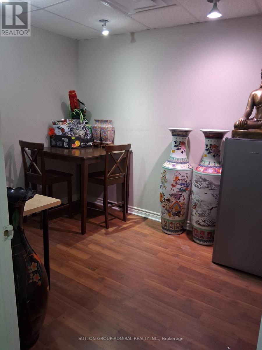 8 - 2355 Derry Road E, Mississauga, ON