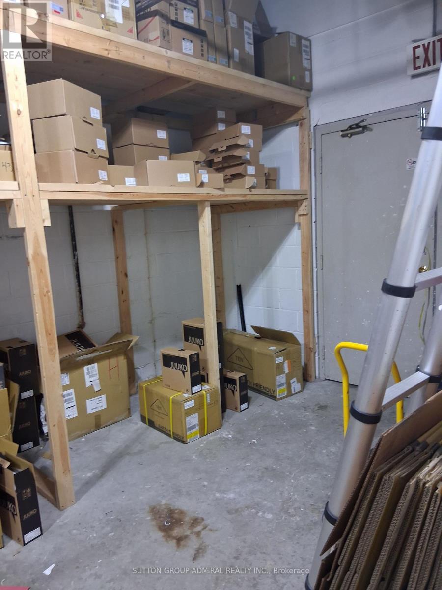 8 - 2355 Derry Road E, Mississauga, ON