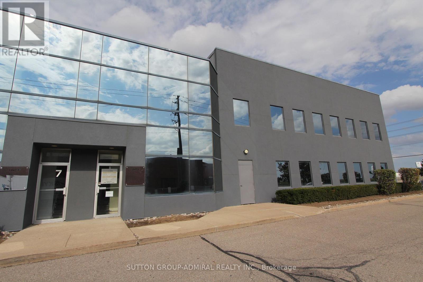 8 - 2355 Derry Road E, Mississauga, ON
