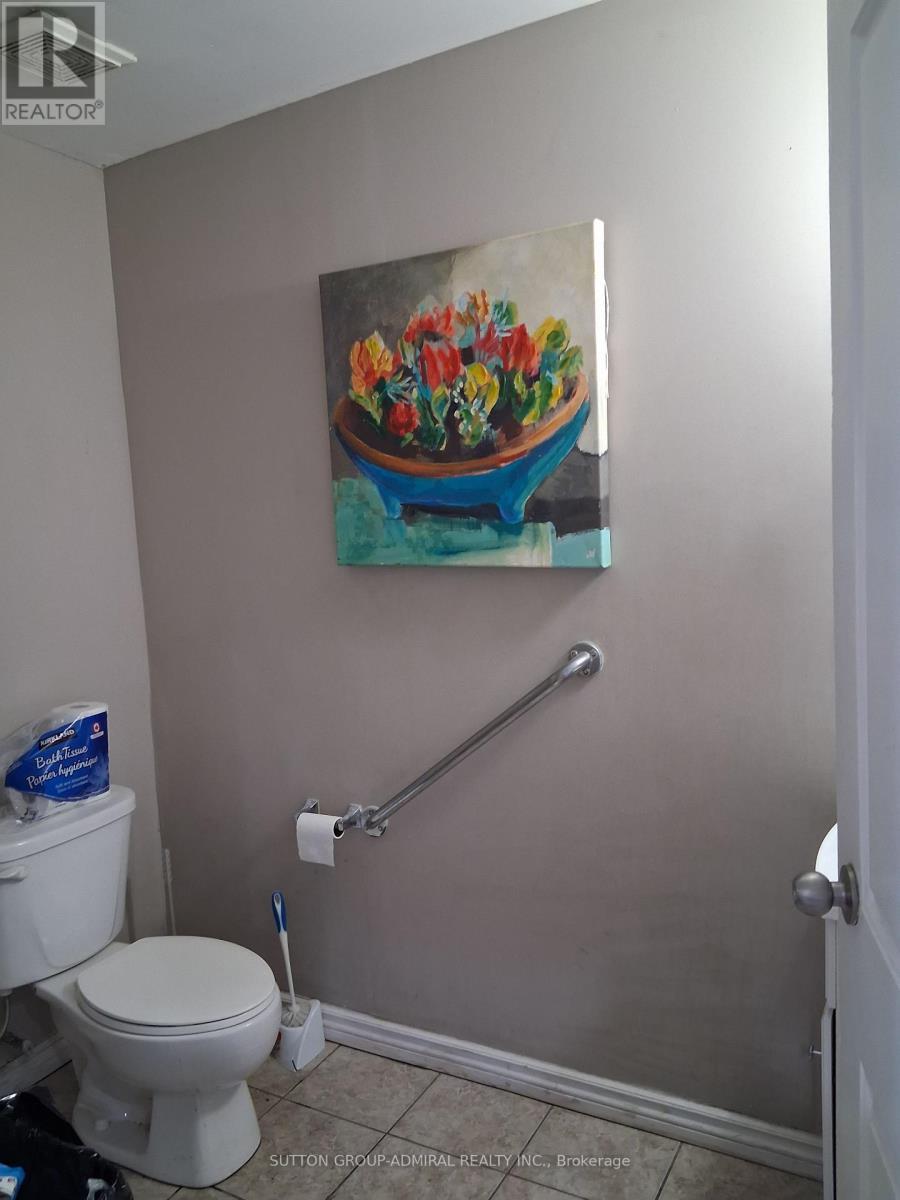 8 - 2355 Derry Road E, Mississauga, ON