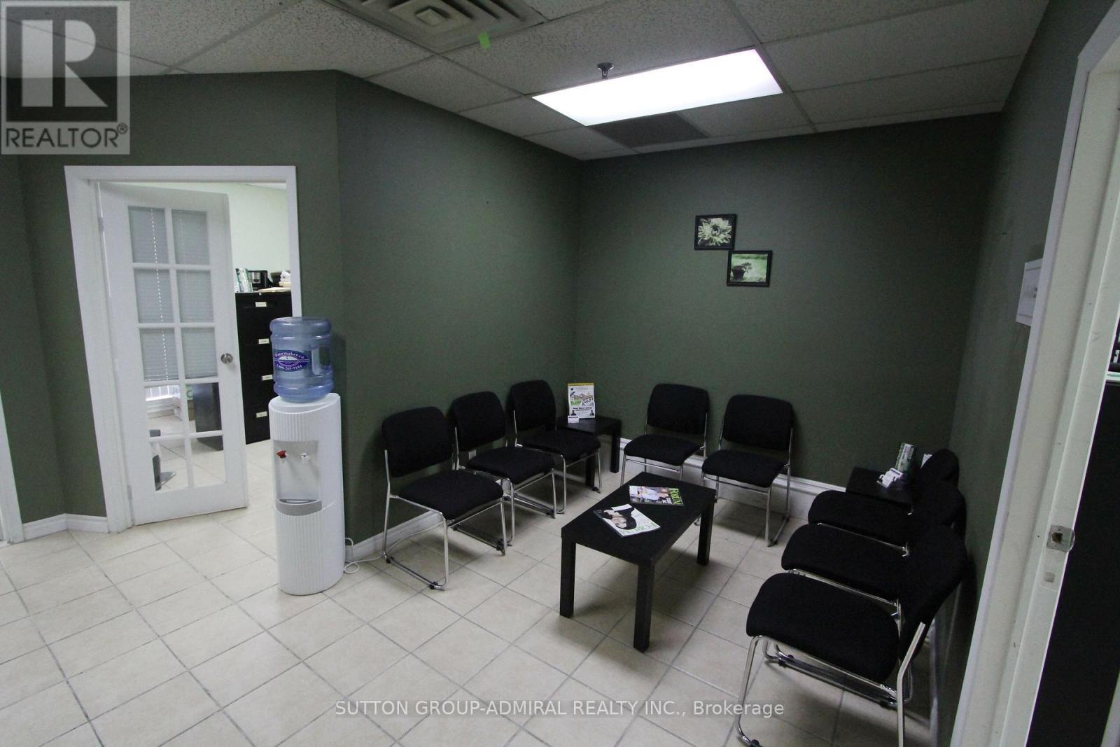 8 - 2355 Derry Road E, Mississauga, ON