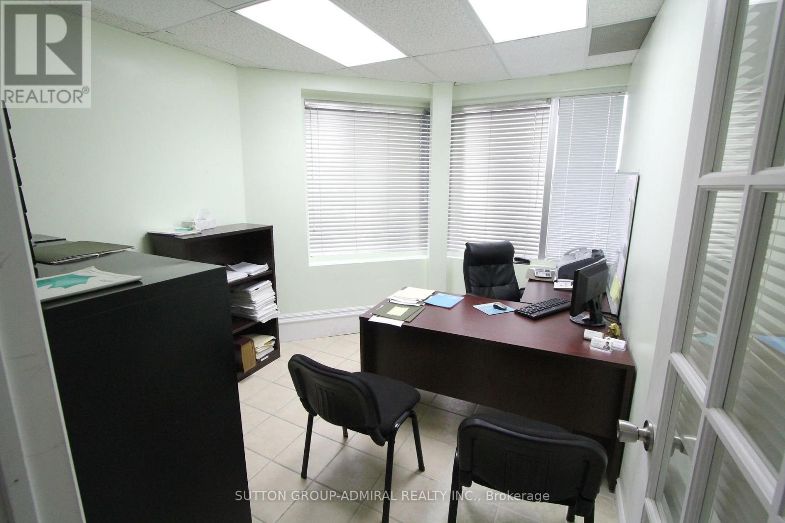8 - 2355 Derry Road E, Mississauga, ON