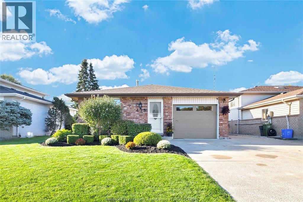 458 Desjardins, Belle River, ON