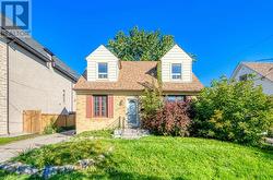 124 HOMEWOOD AVENUE Toronto, ON M2M 1K3