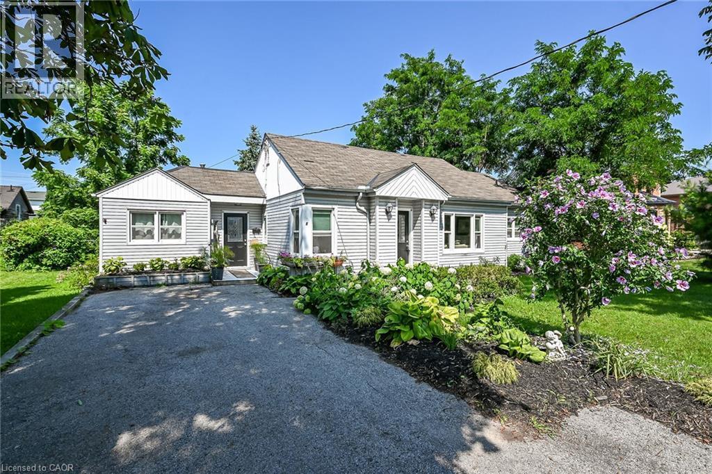 8 Victoria Street, Hagersville, ON