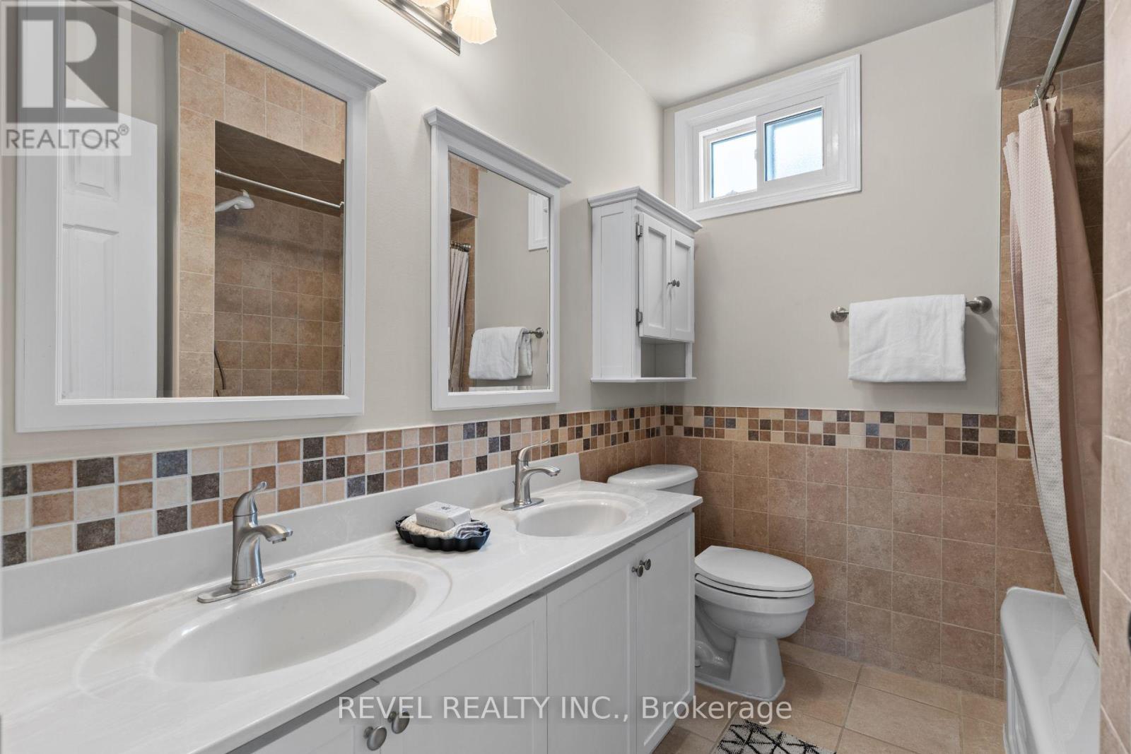 1610 Heathside Crescent, Pickering, ON