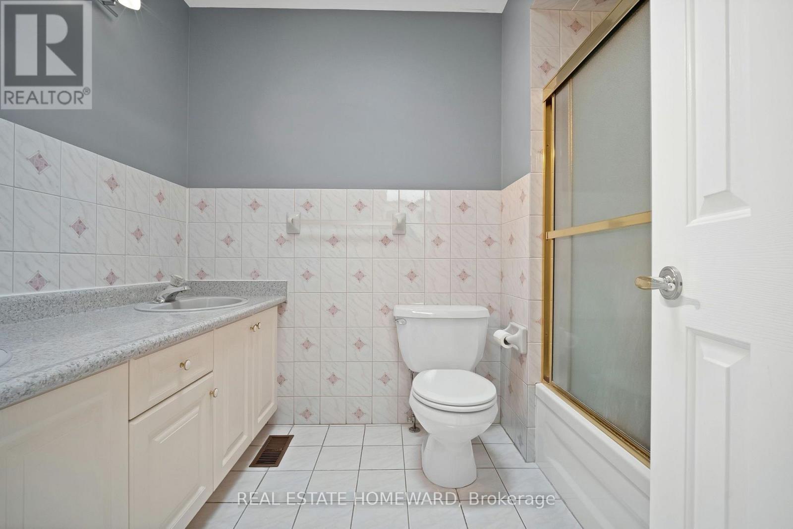 84 Maybourne Avenue, Toronto, ON
