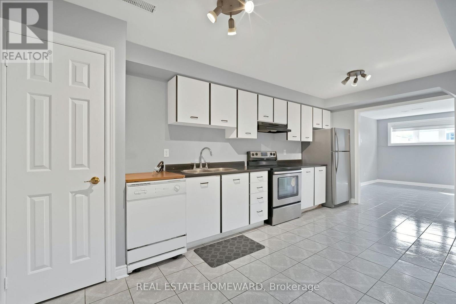 84 Maybourne Avenue, Toronto, ON
