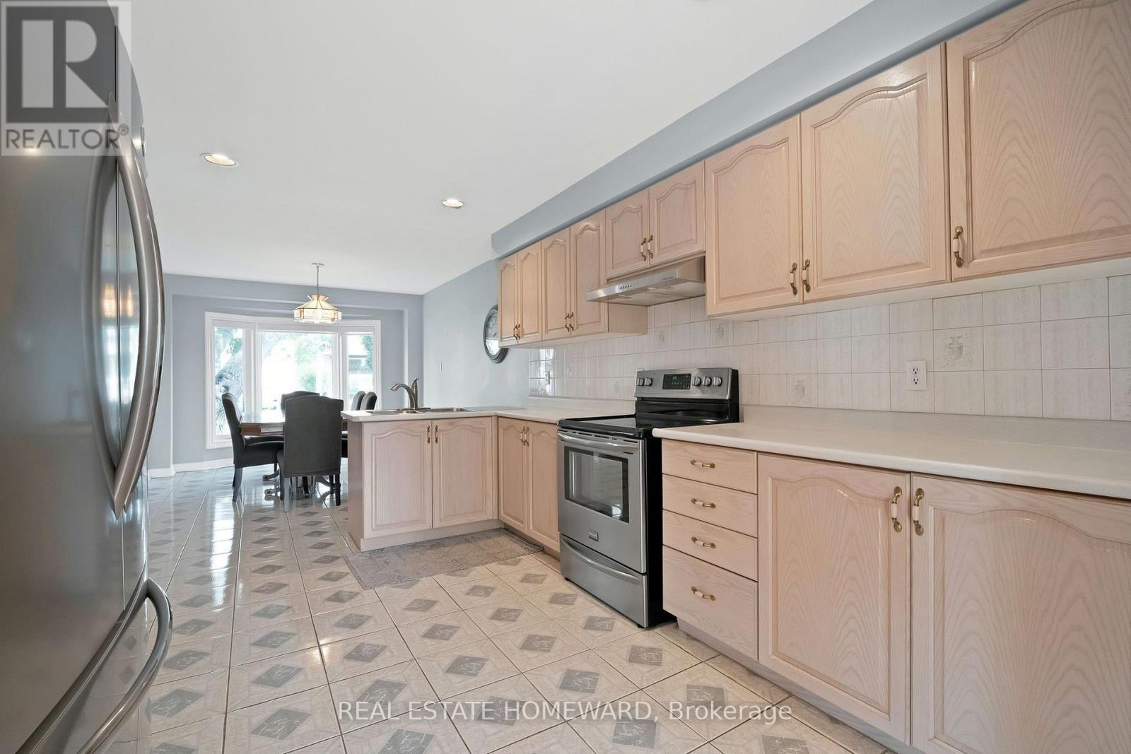 84 Maybourne Avenue, Toronto, ON