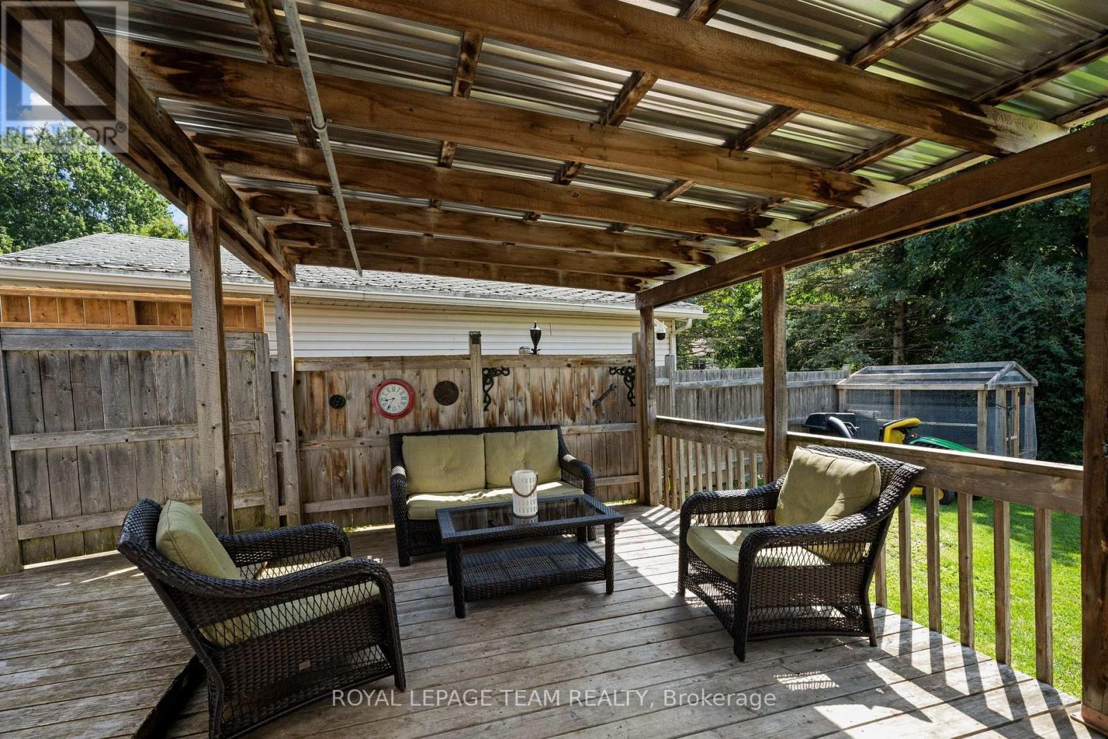 27 Ballantrae Way, Ottawa, ON