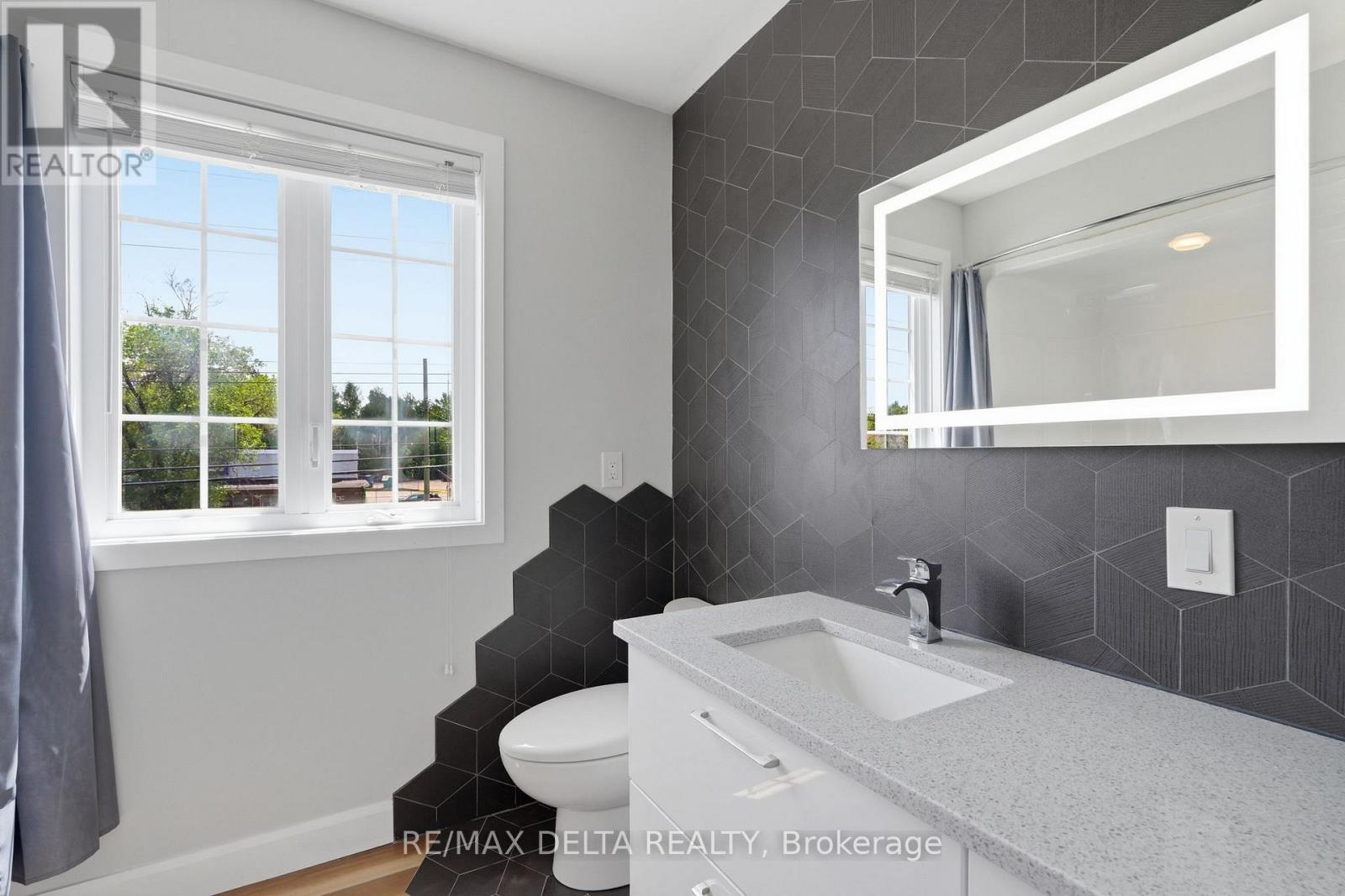 1791 Queensdale Avenue, Ottawa, ON