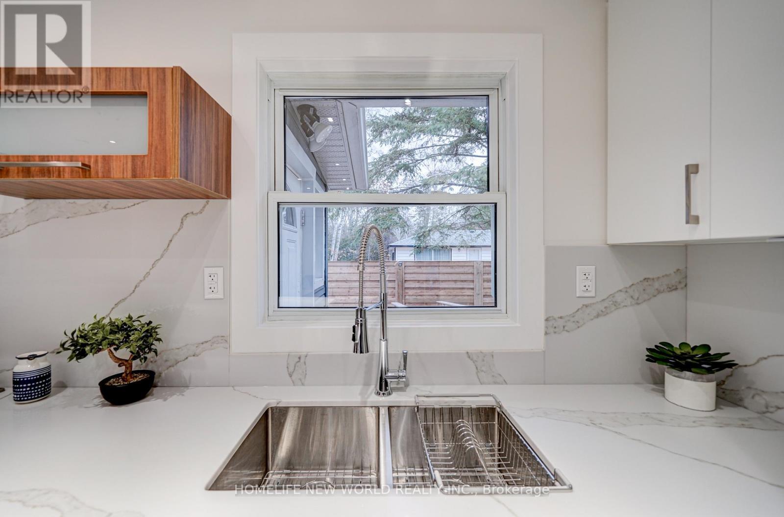 65 Edith Street, Georgina, ON