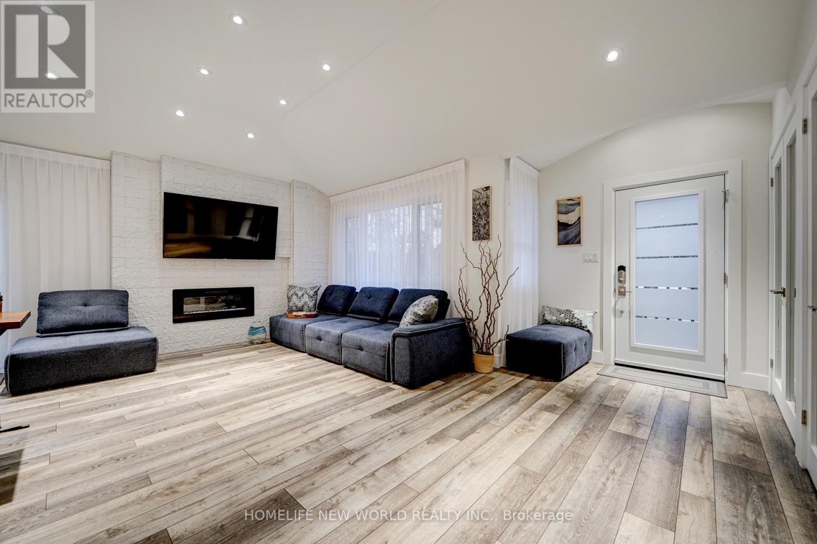 65 Edith Street, Georgina, ON