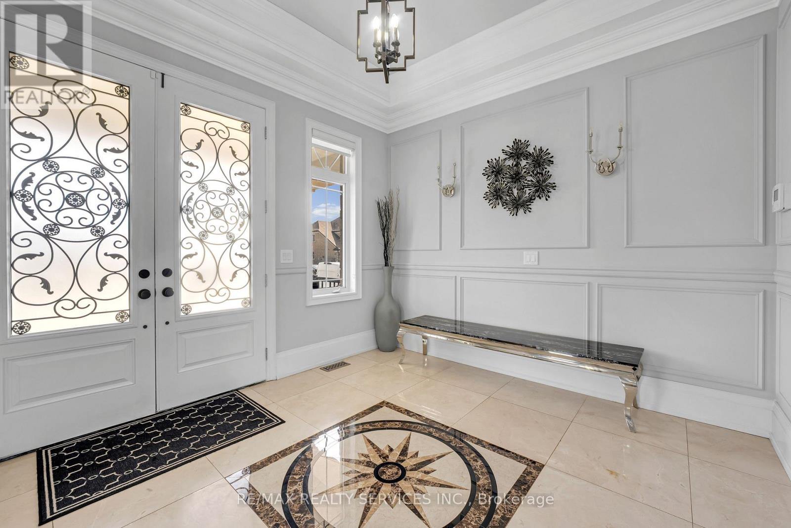 22 Giant Cedars Court, King, ON