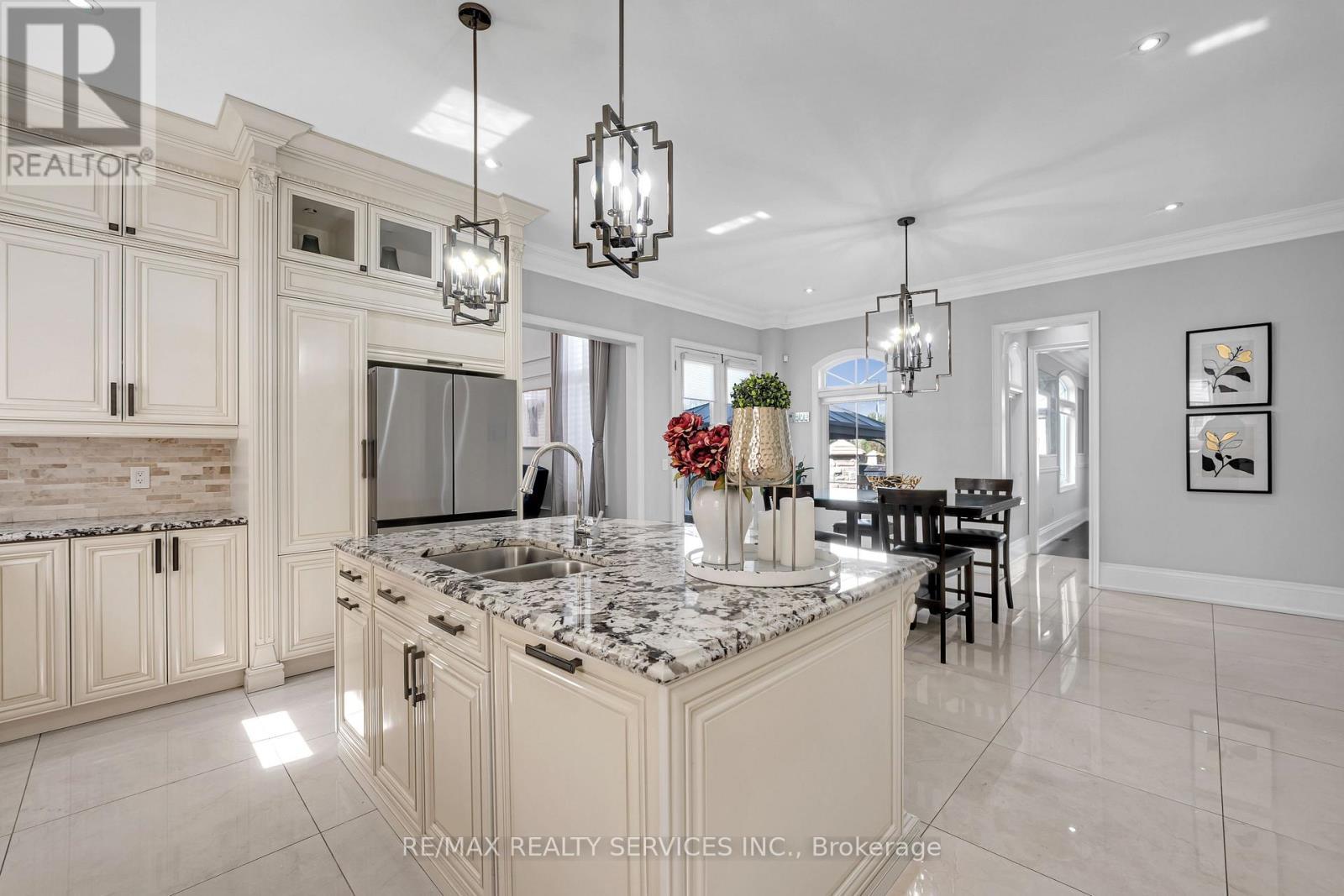 22 Giant Cedars Court, King, ON