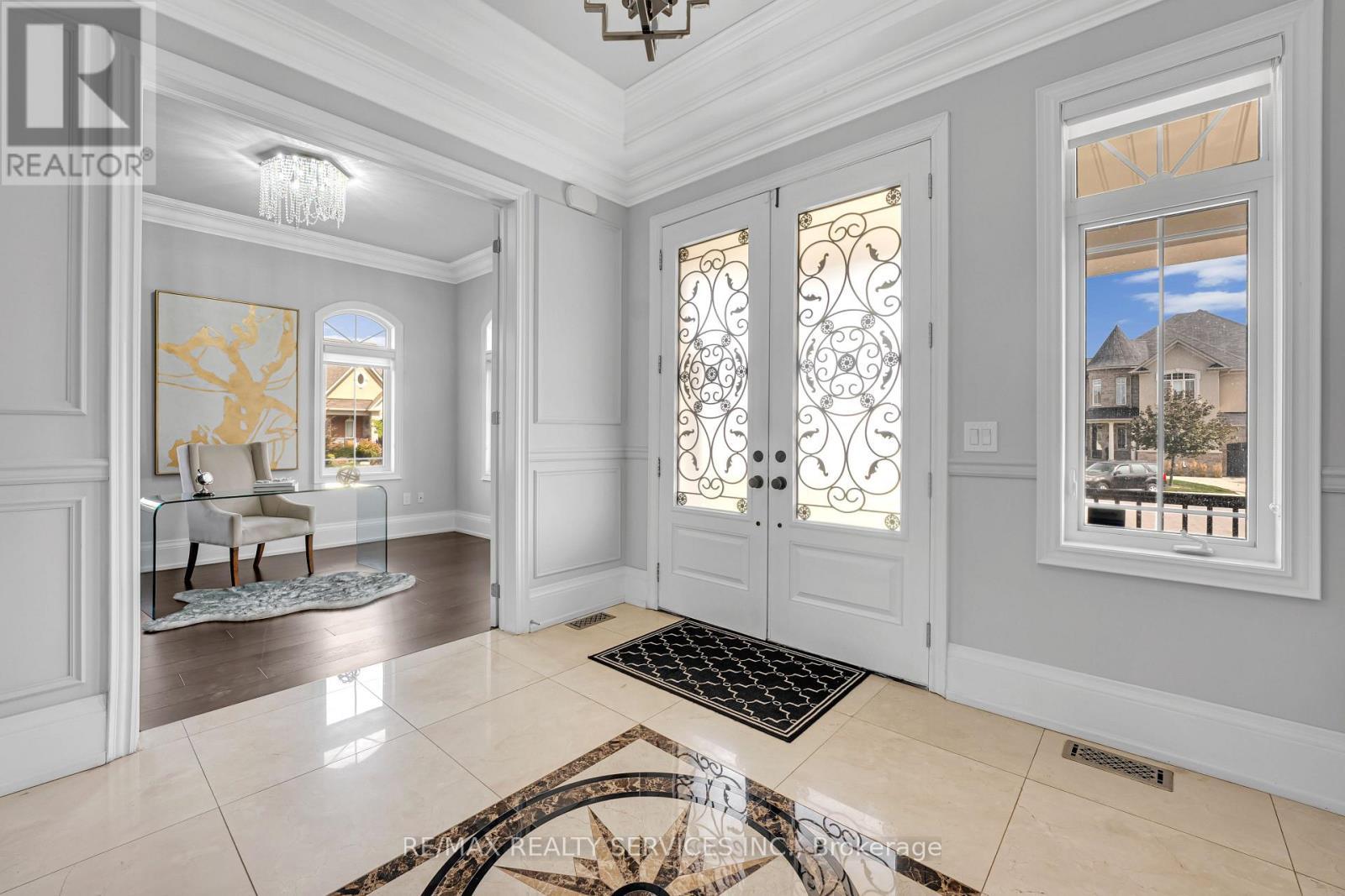 22 Giant Cedars Court, King, ON