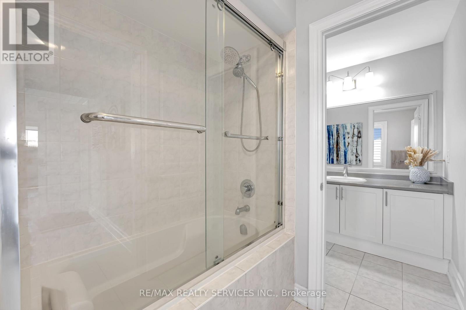 22 Giant Cedars Court, King, ON