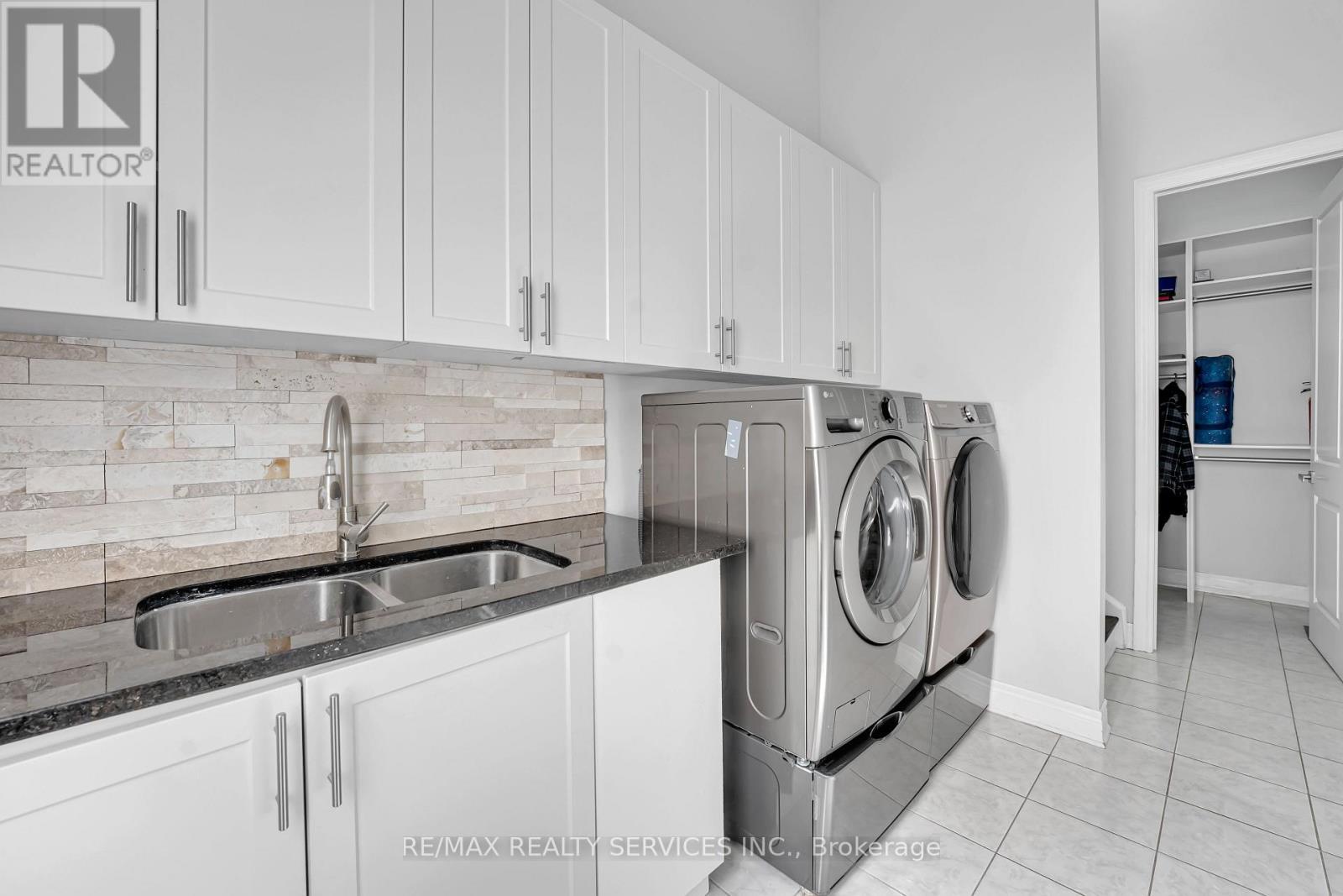 22 Giant Cedars Court, King, ON
