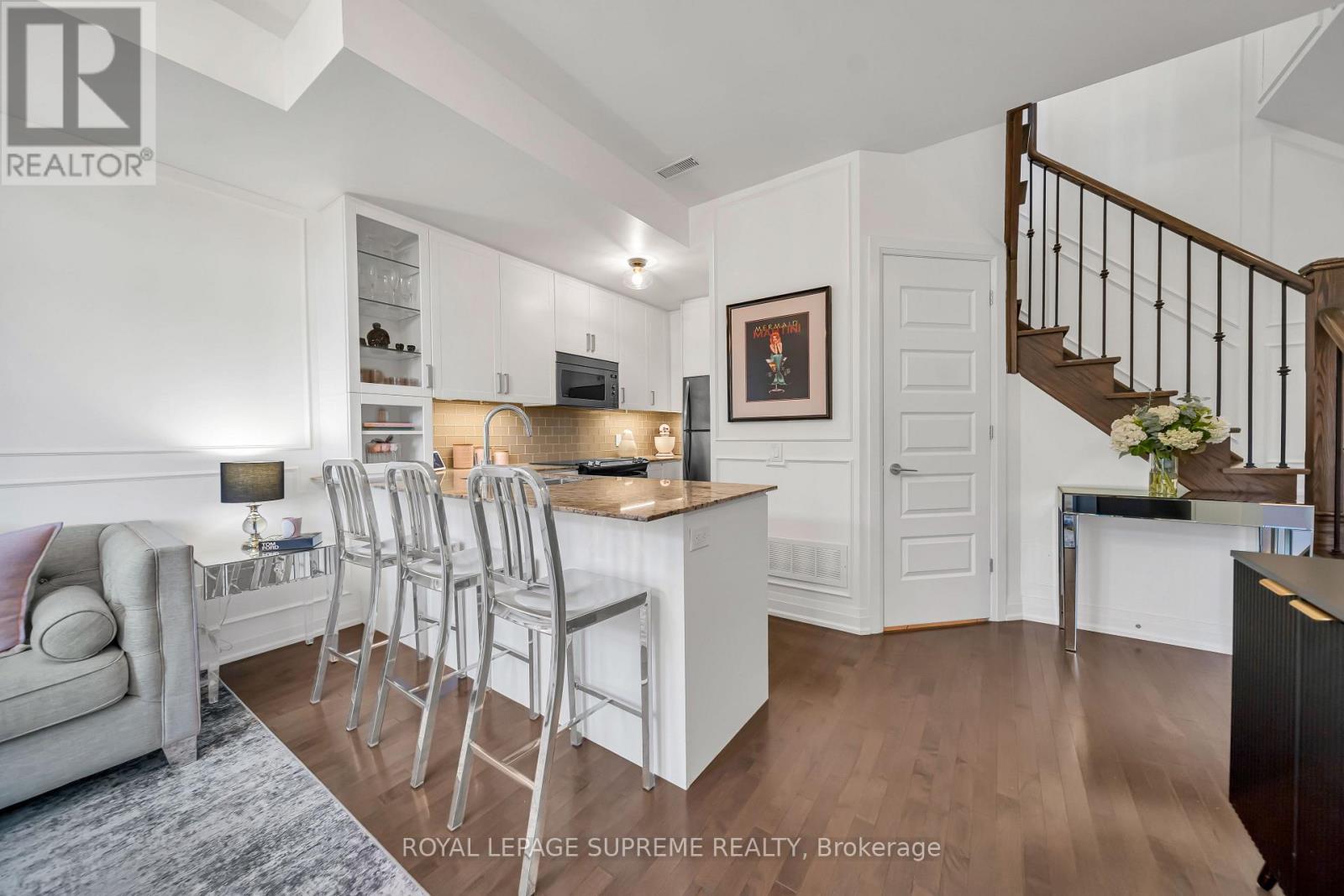 43 - 8167 Kipling Avenue, Vaughan, ON