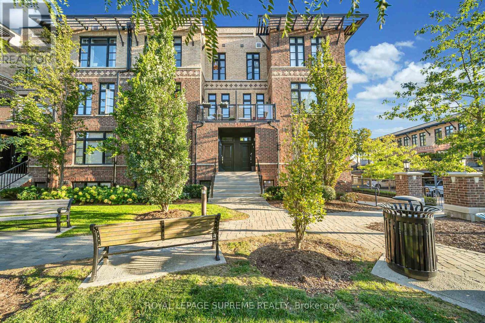 43 - 8167 Kipling Avenue, Vaughan, ON