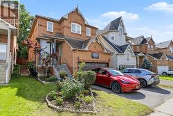 21 ENGLISH OAK DRIVE Richmond Hill, ON L4E 3W1