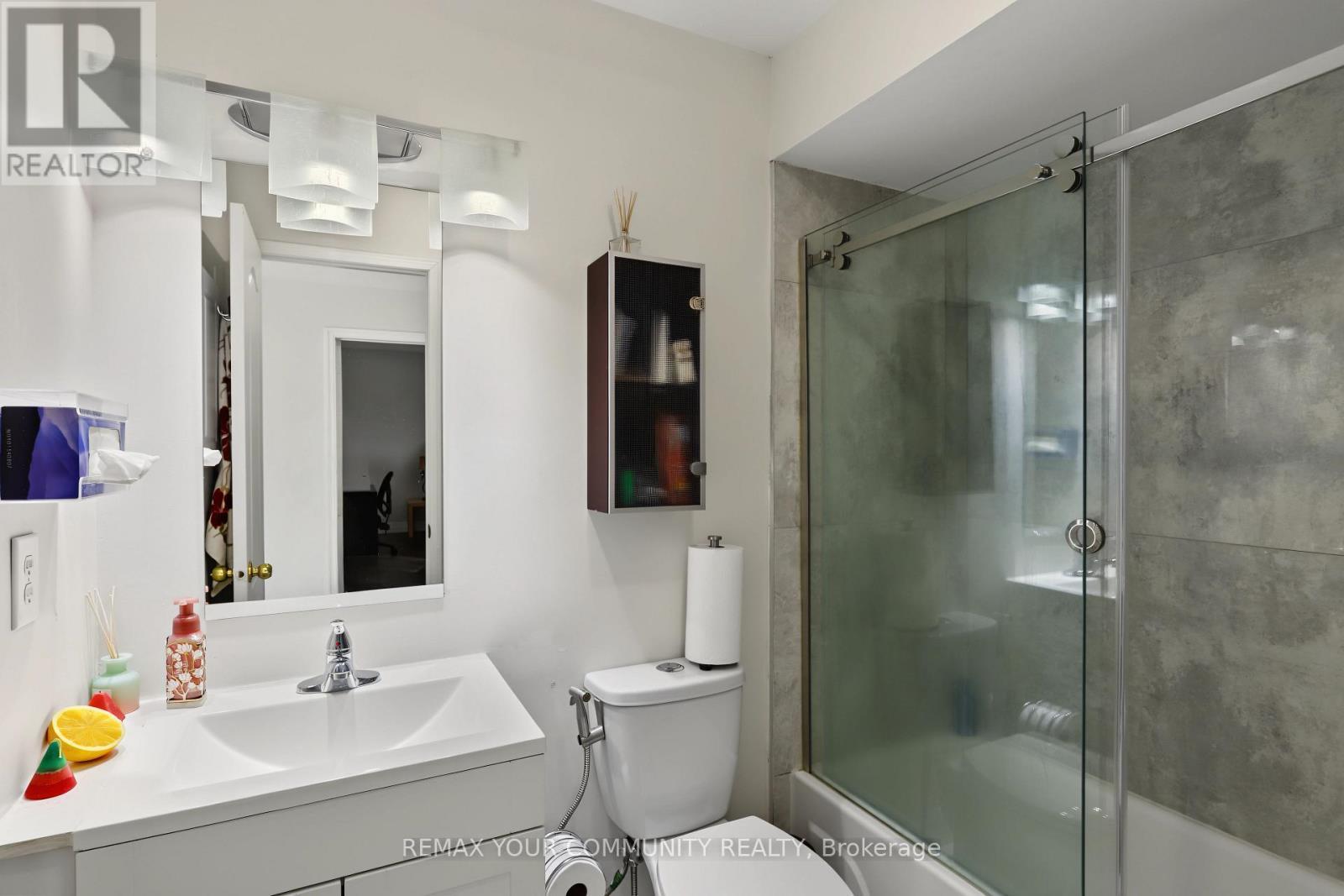 21 English Oak Drive, Richmond Hill, ON