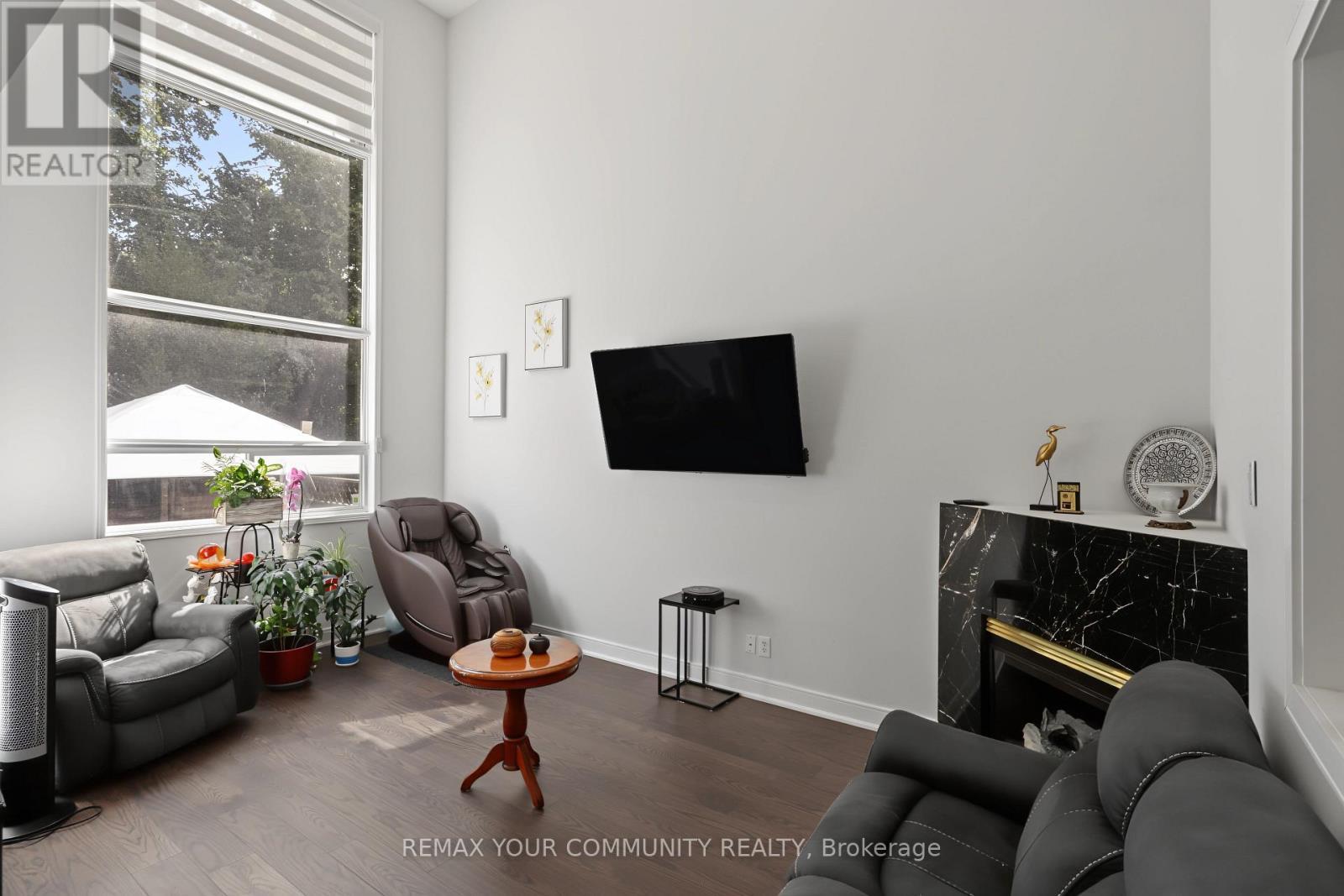 21 English Oak Drive, Richmond Hill, ON