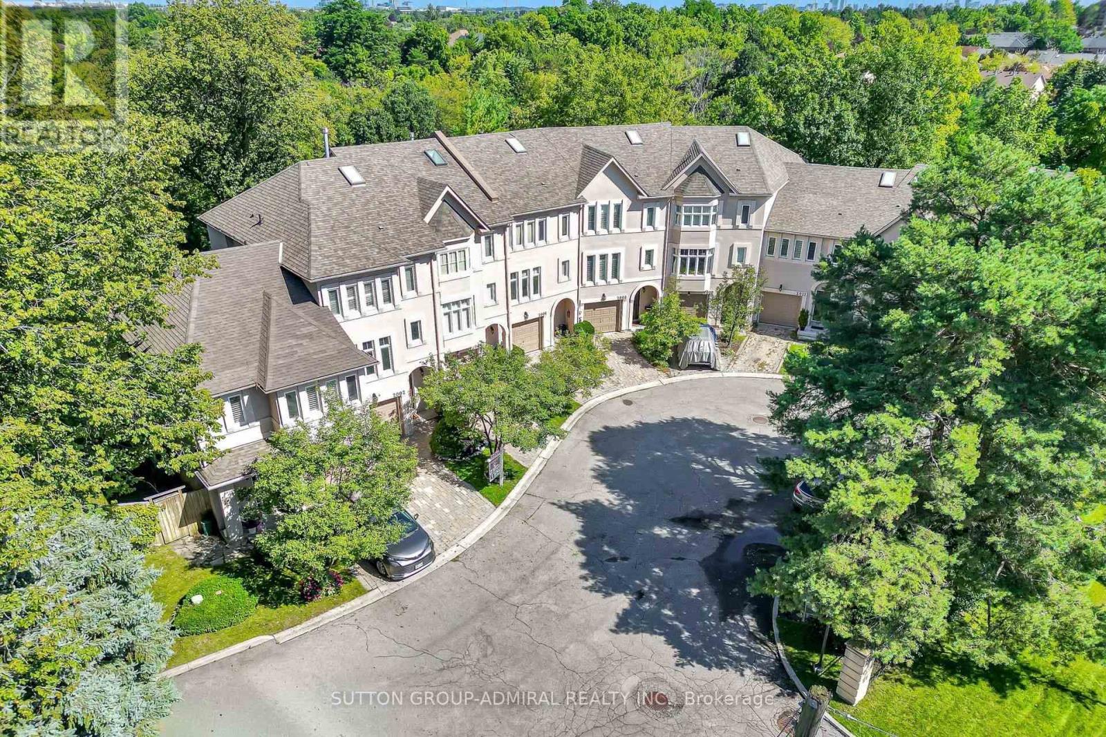 2002 John Street, Markham, ON