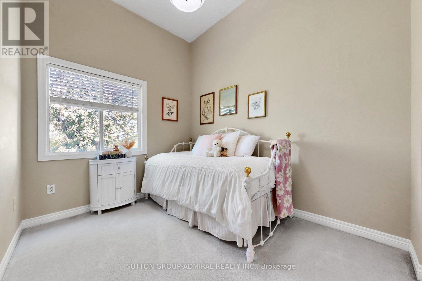 2002 John Street, Markham, ON